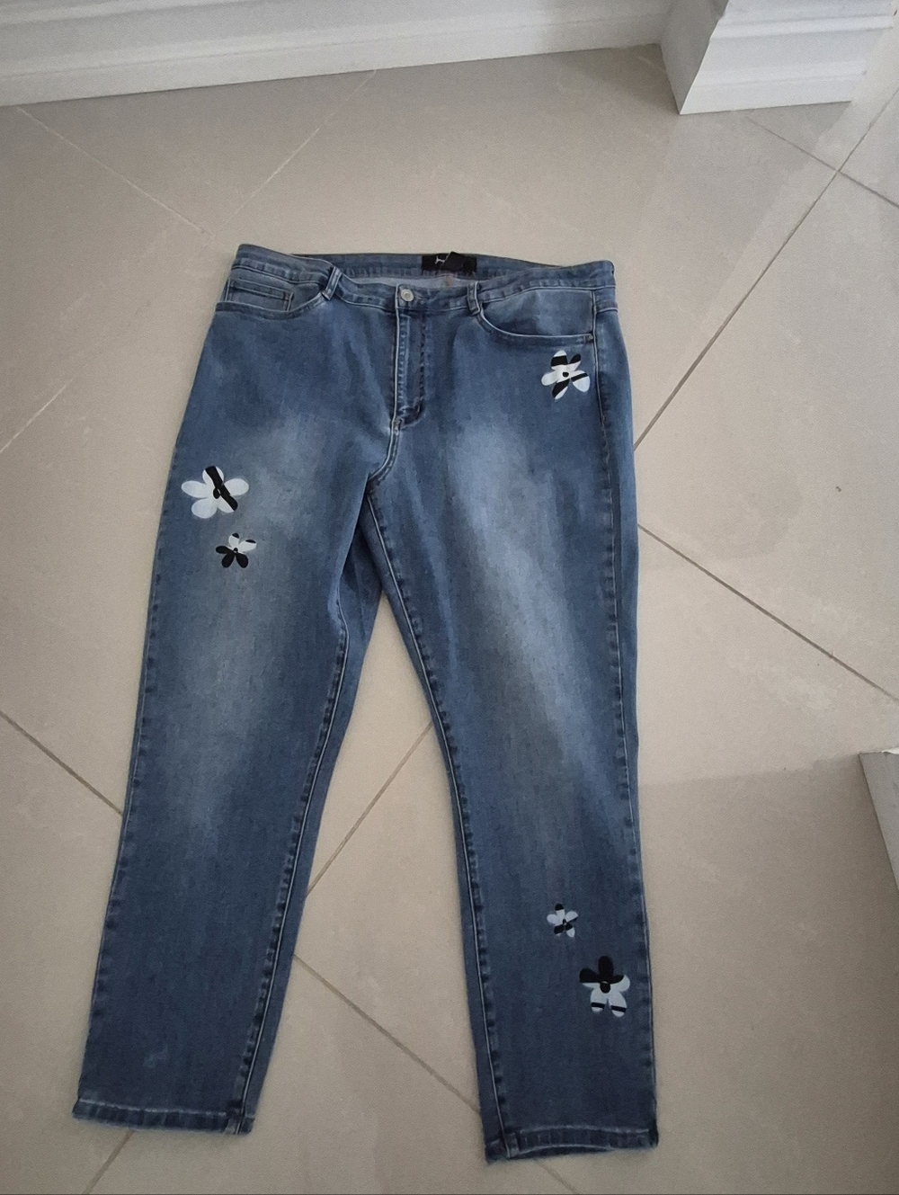 Joseph Ribkoff Blue Straight-Leg Jeans with Floral Accent Size 18